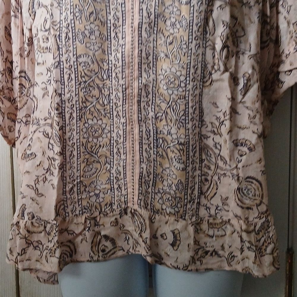 Lucky Brand peachy cream black Floral V-Neck Blouse Sz XL NWOT - Picture 2 of 8